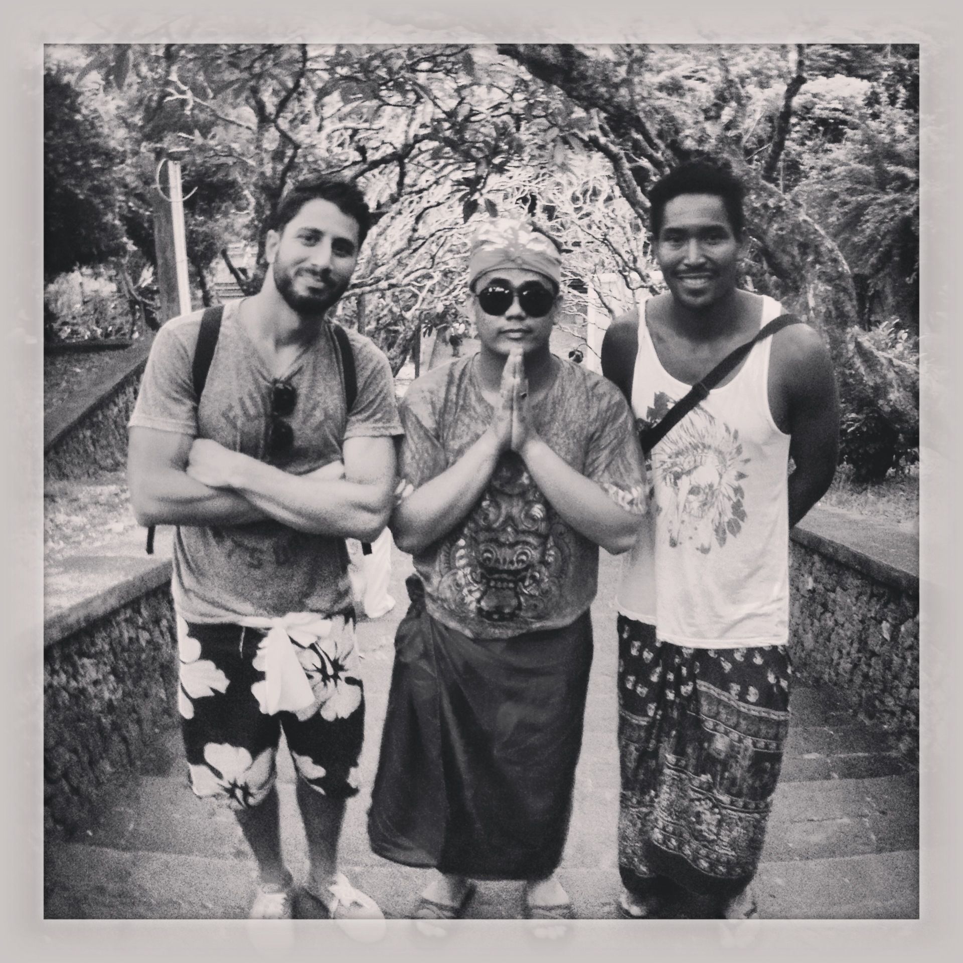 Image: Me, a guy that wanted to take a picture with us and Rayen it the Uluwatu Temple